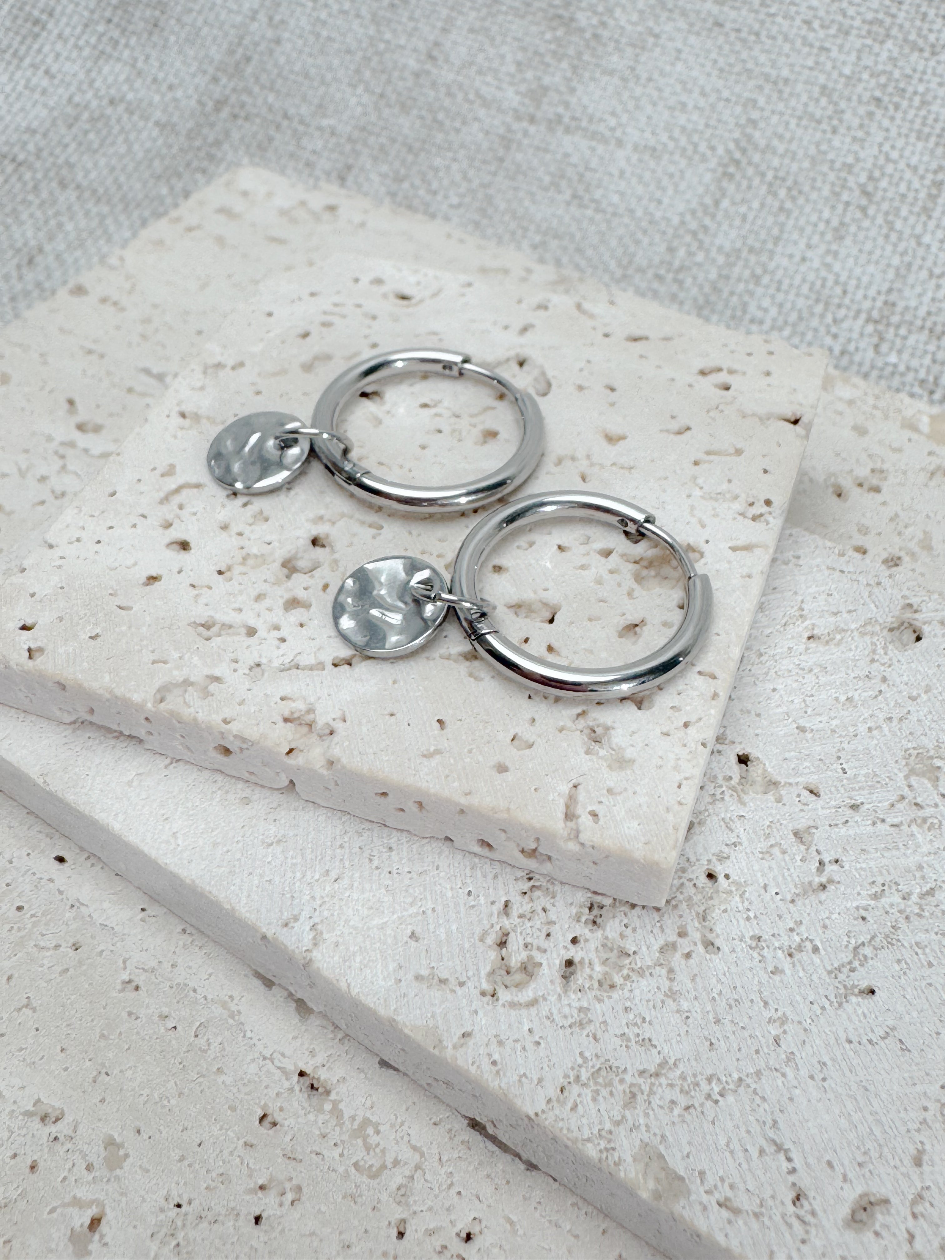 Silberne Charms