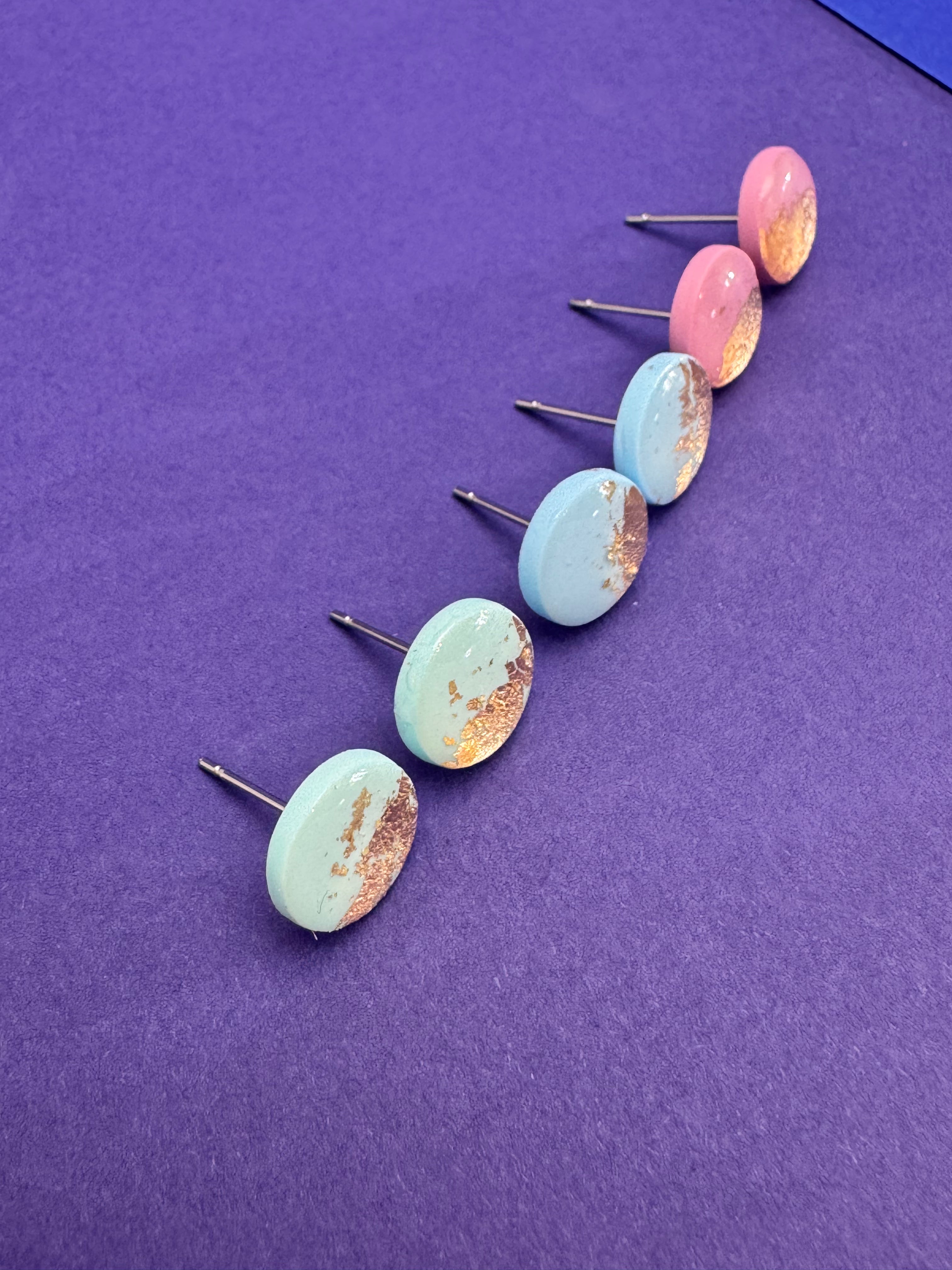 Basic Stecker Bold