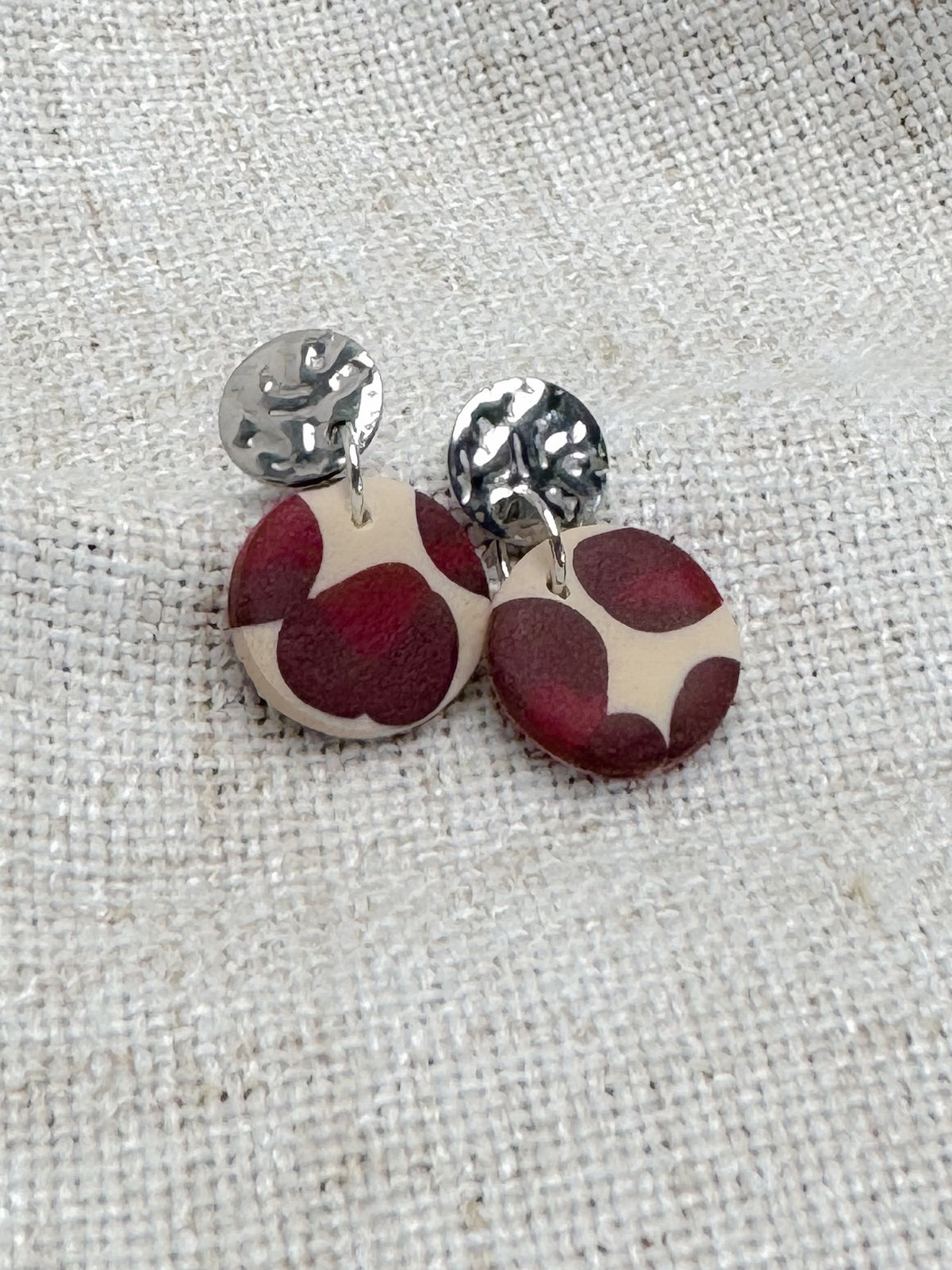 Burgundy Leo Casual