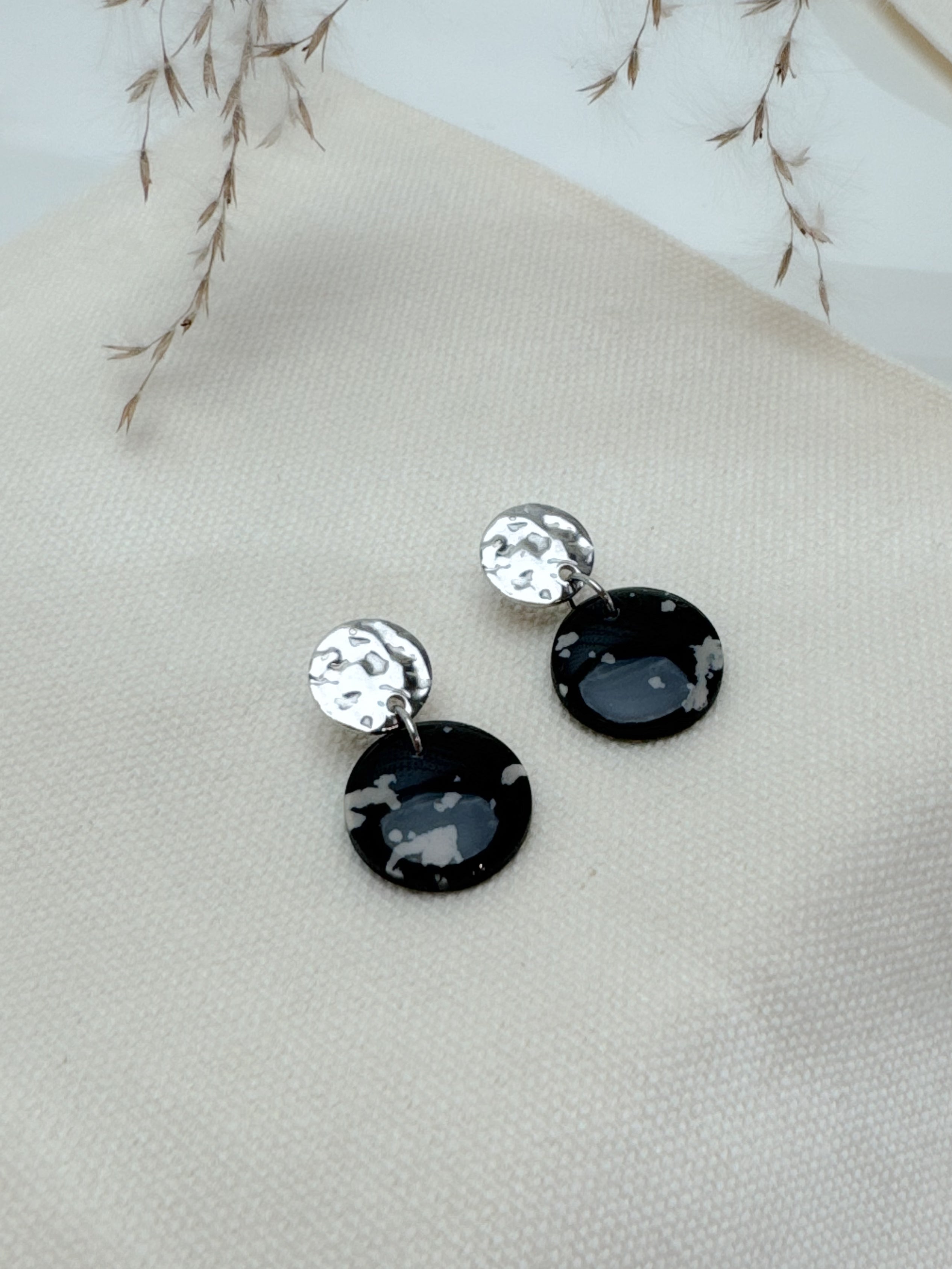 Moonstone Black