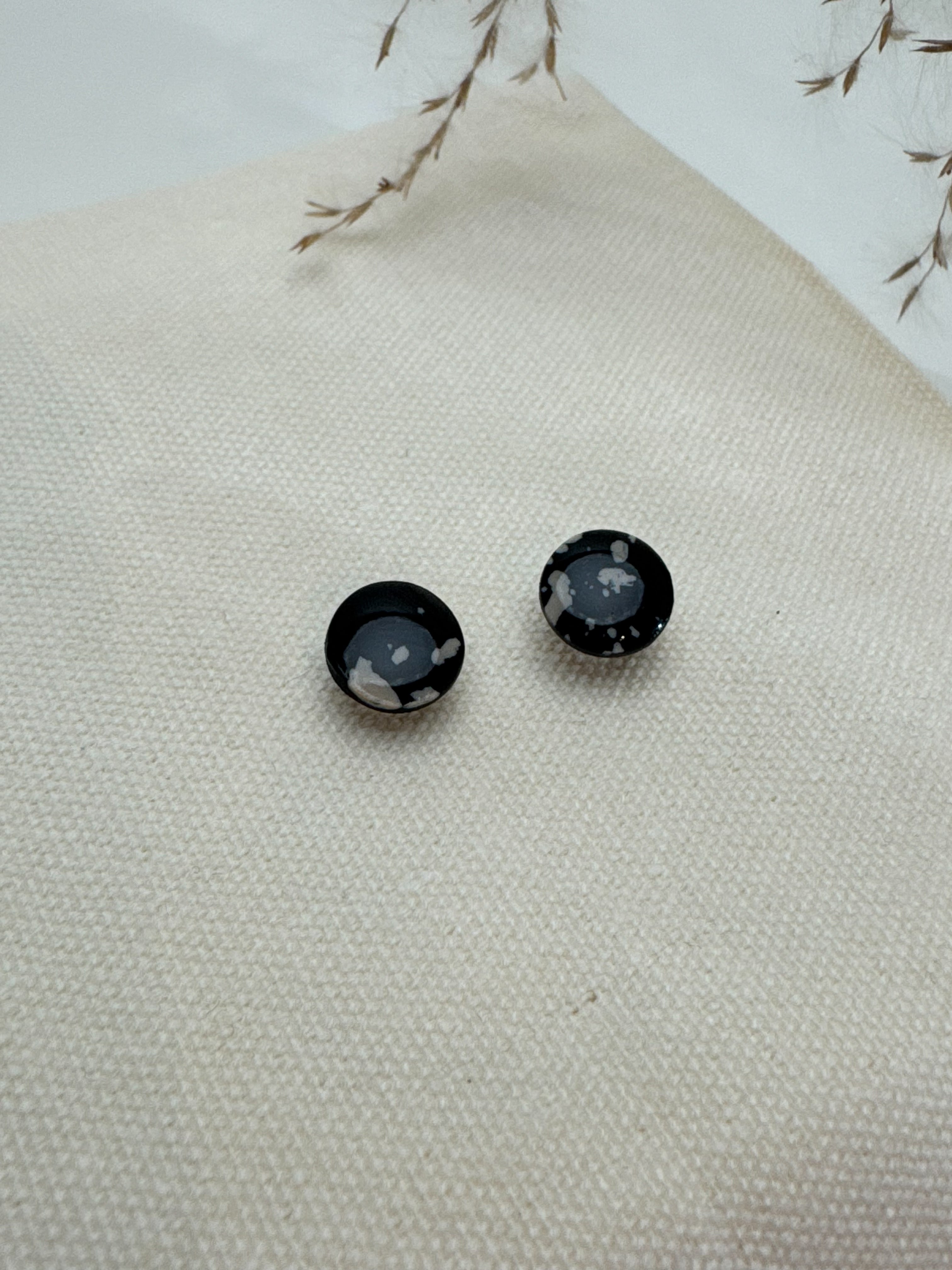 Moonstone Midi Black