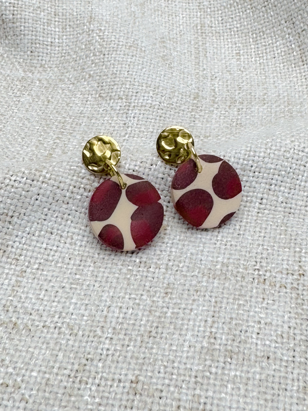 Burgundy Leo Casual