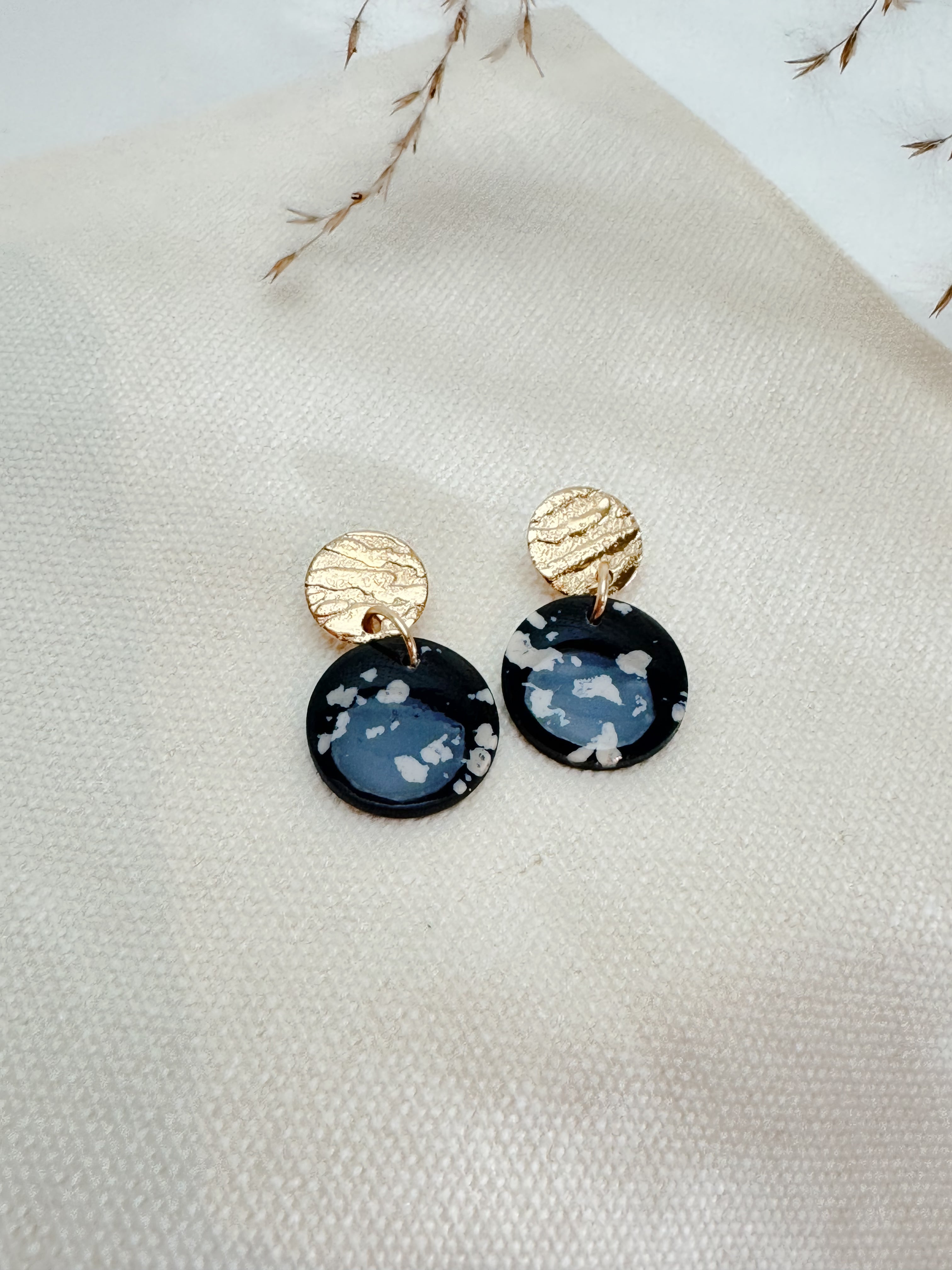 Moonstone Black